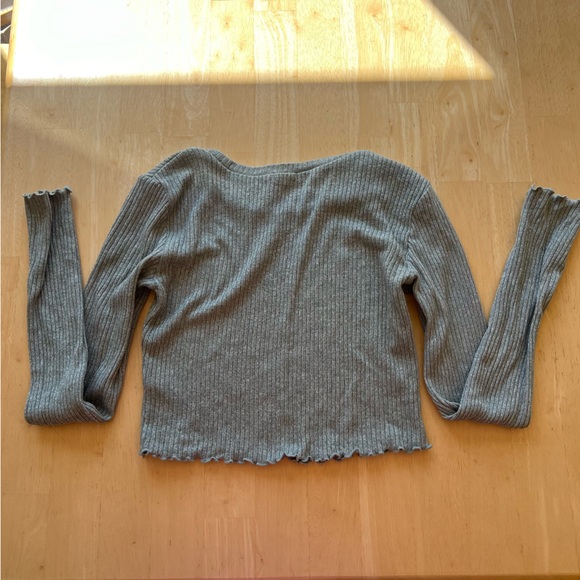 GARAGE Lettuce edge cropped long sleeve top - Picture 3 of 7